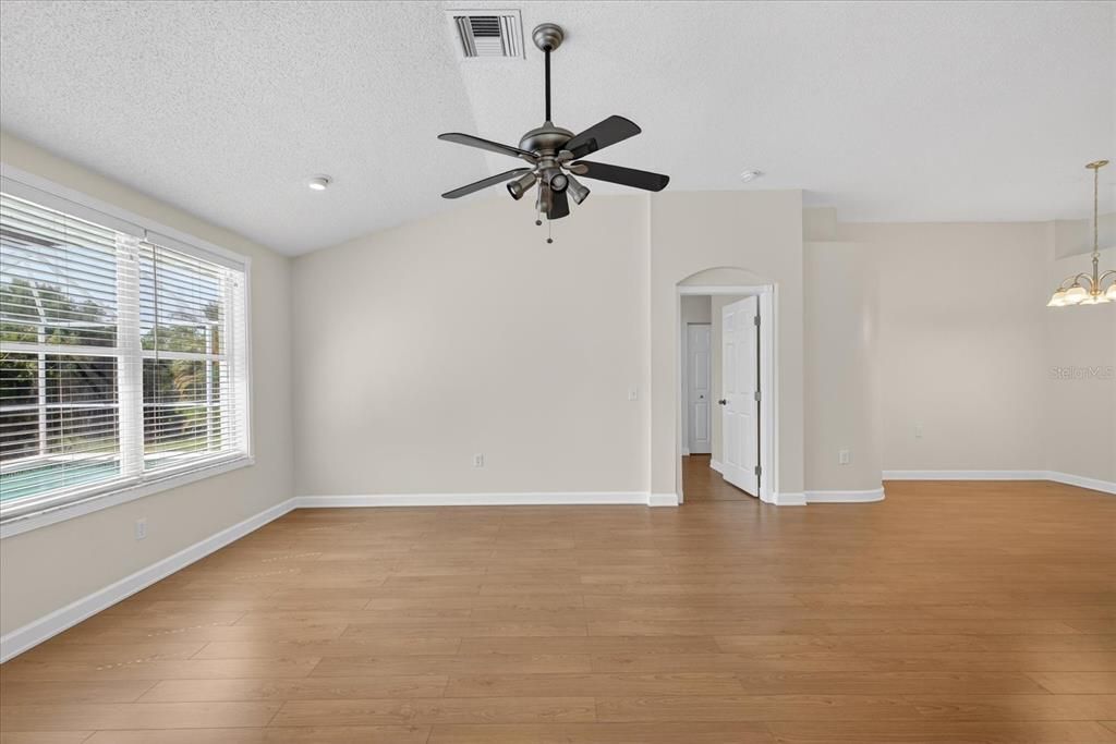 For Sale: $499,000 (3 beds, 2 baths, 1570 Square Feet)