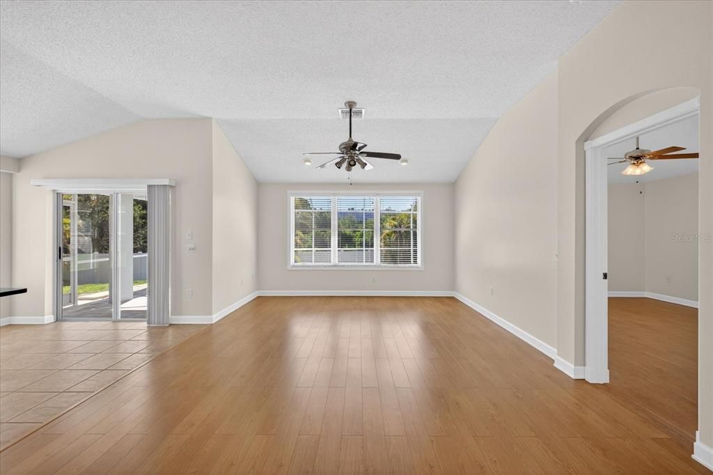 For Sale: $499,000 (3 beds, 2 baths, 1570 Square Feet)