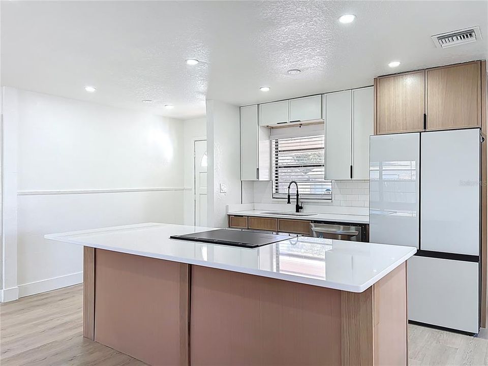 For Rent: $2,950 (3 beds, 2 baths, 1770 Square Feet)
