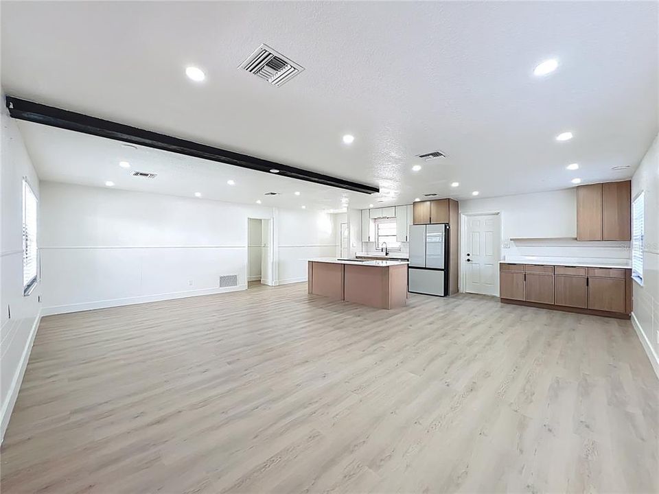 For Rent: $2,950 (3 beds, 2 baths, 1770 Square Feet)