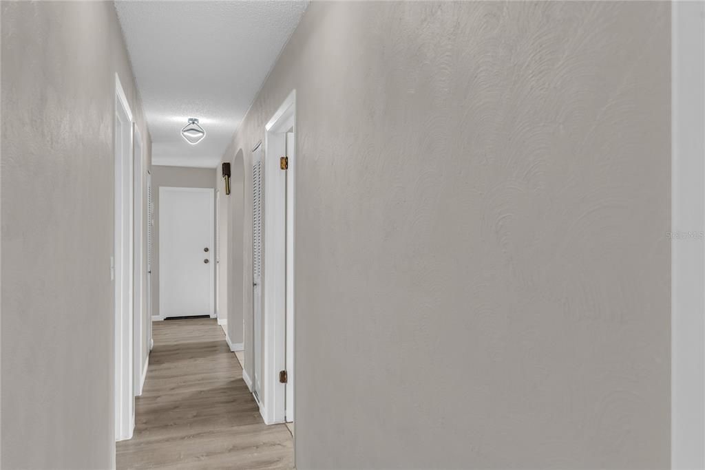 For Sale: $377,000 (3 beds, 2 baths, 1320 Square Feet)