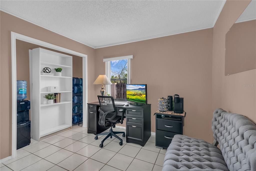 For Sale: $377,000 (3 beds, 2 baths, 1320 Square Feet)
