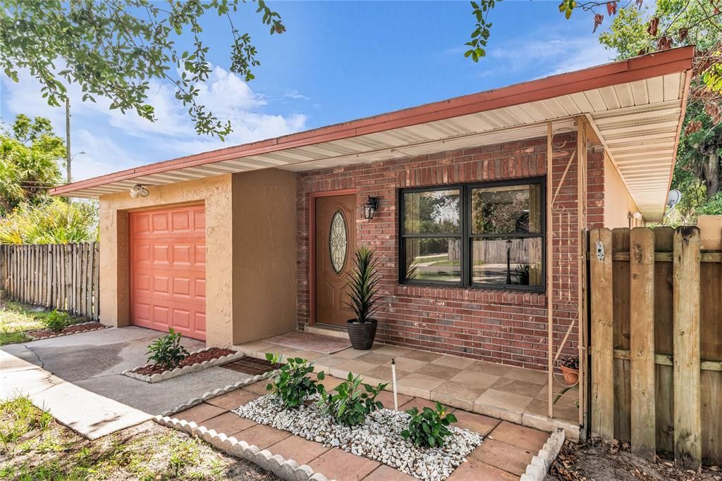 For Sale: $377,000 (3 beds, 2 baths, 1320 Square Feet)