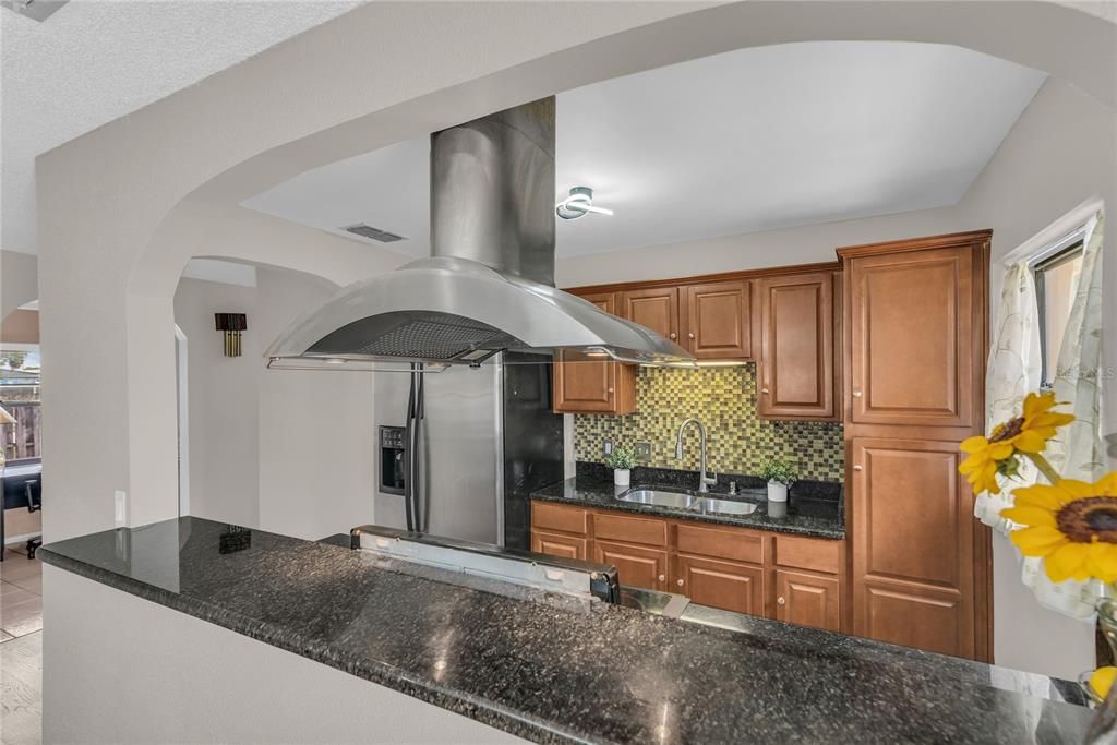 For Sale: $377,000 (3 beds, 2 baths, 1320 Square Feet)