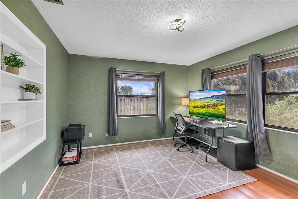 For Sale: $377,000 (3 beds, 2 baths, 1320 Square Feet)