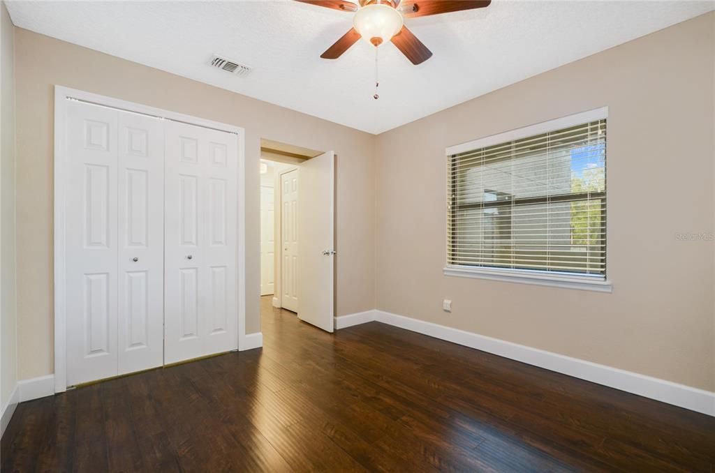 出租: $2,000 (2 贝兹, 2 浴室, 1121 平方英尺)