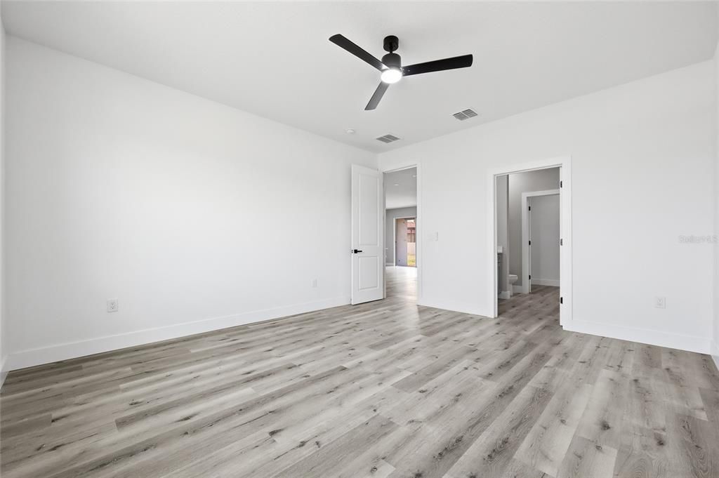 En Venta: $369,999 (4 camas, 3 baños, 1892 Pies cuadrados)