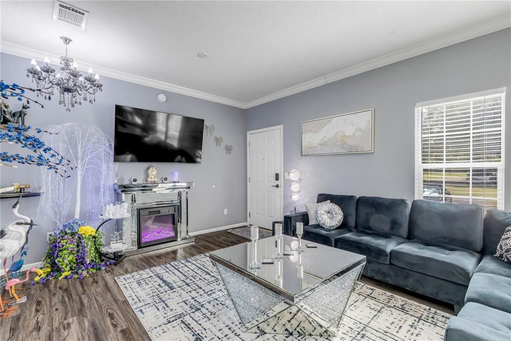 For Sale: $499,900 (3 beds, 3 baths, 1836 Square Feet)