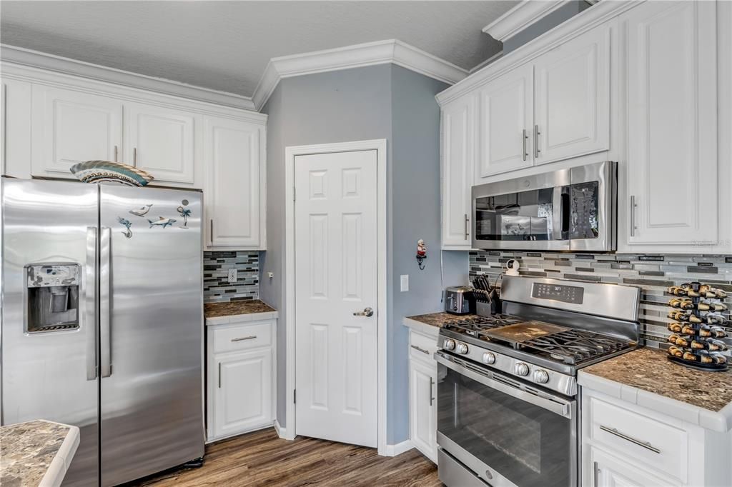 For Sale: $499,900 (3 beds, 3 baths, 1836 Square Feet)