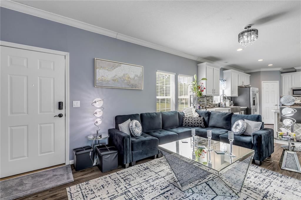 For Sale: $499,900 (3 beds, 3 baths, 1836 Square Feet)