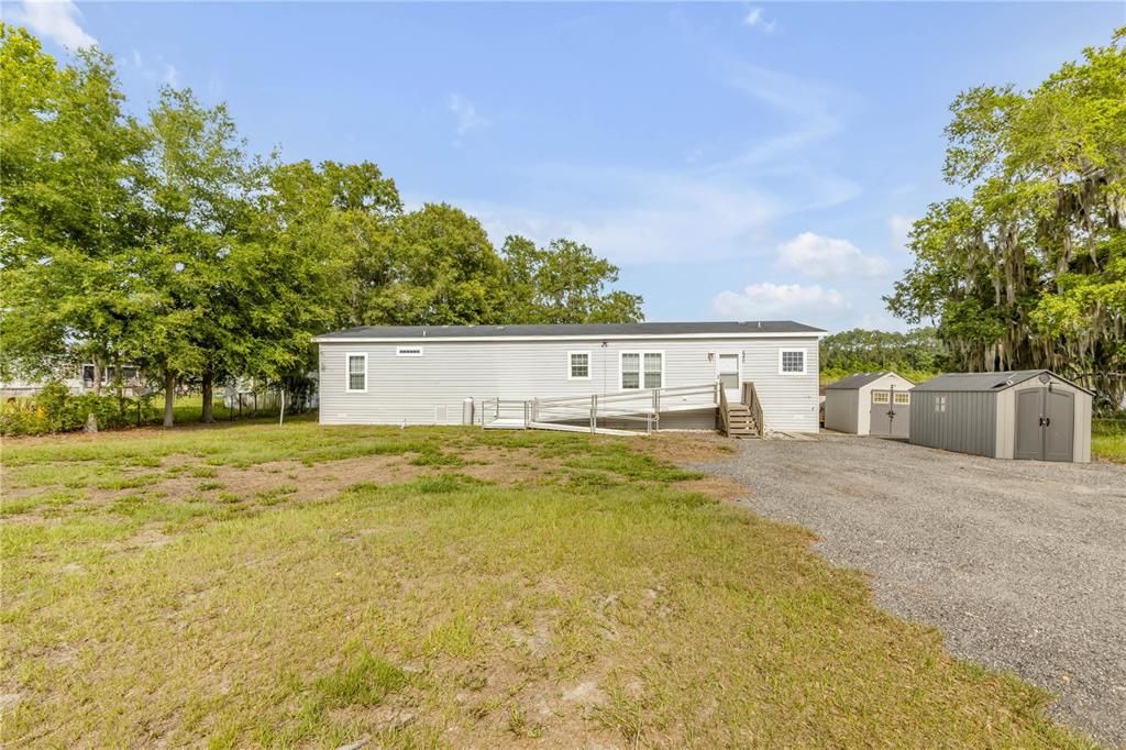 For Sale: $499,900 (3 beds, 3 baths, 1836 Square Feet)