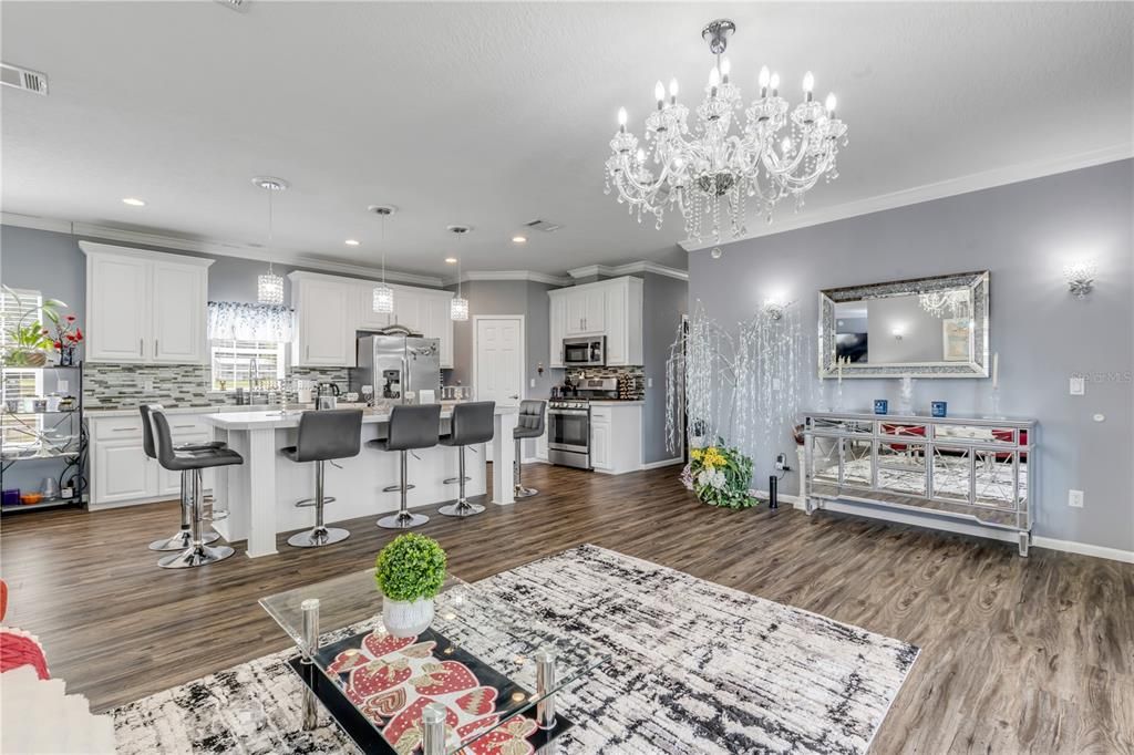 For Sale: $499,900 (3 beds, 3 baths, 1836 Square Feet)