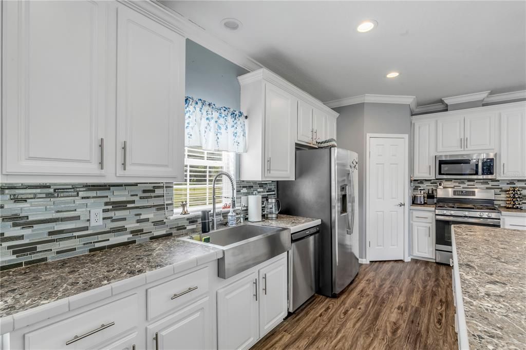For Sale: $499,900 (3 beds, 3 baths, 1836 Square Feet)