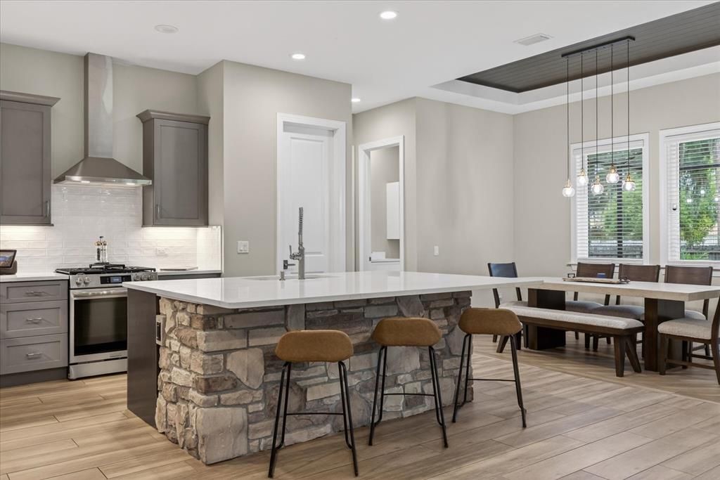 For Sale: $1,300,000 (4 beds, 3 baths, 2926 Square Feet)