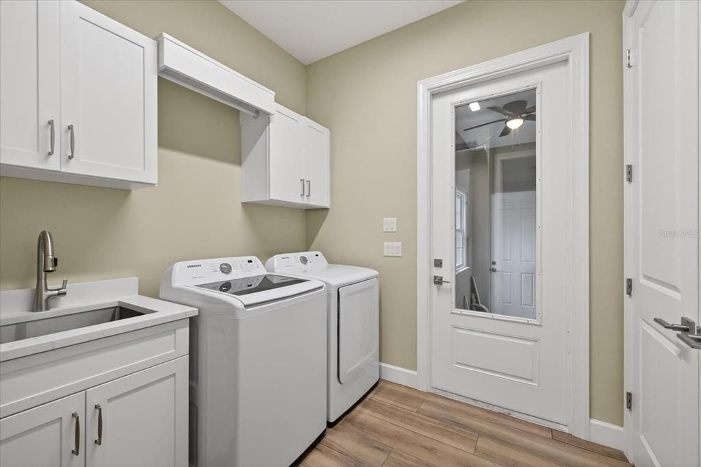 For Sale: $1,300,000 (4 beds, 3 baths, 2926 Square Feet)