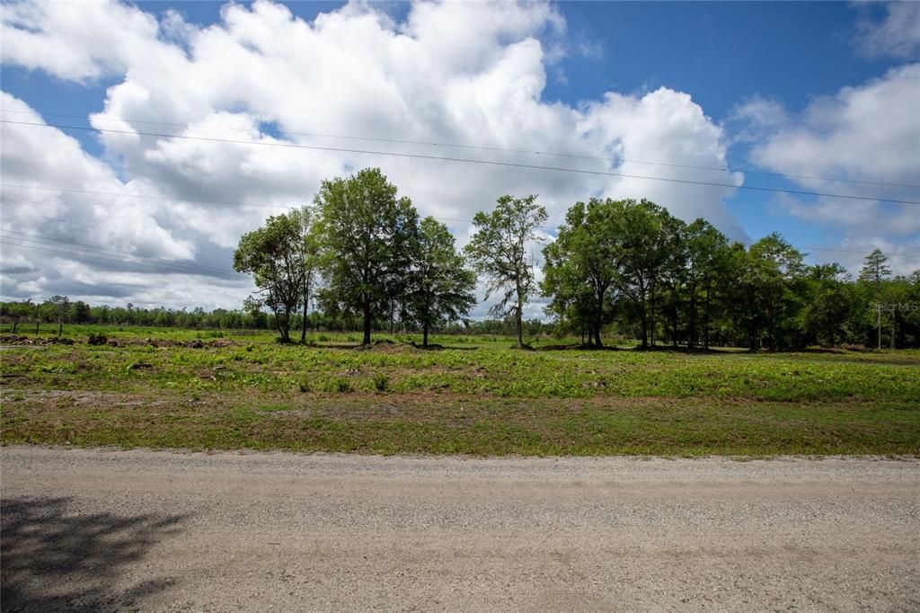 En Venta: $45,000 (3.18 acres)