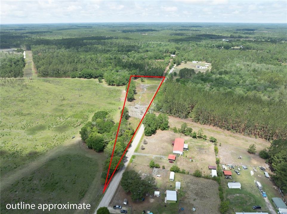 En Venta: $45,000 (3.18 acres)