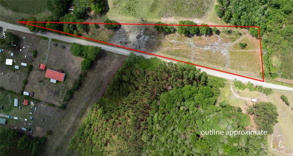 En Venta: $45,000 (3.18 acres)