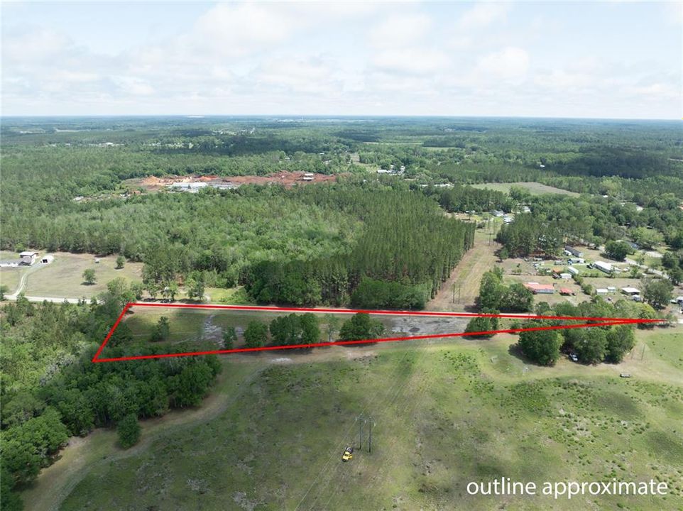 En Venta: $45,000 (3.18 acres)
