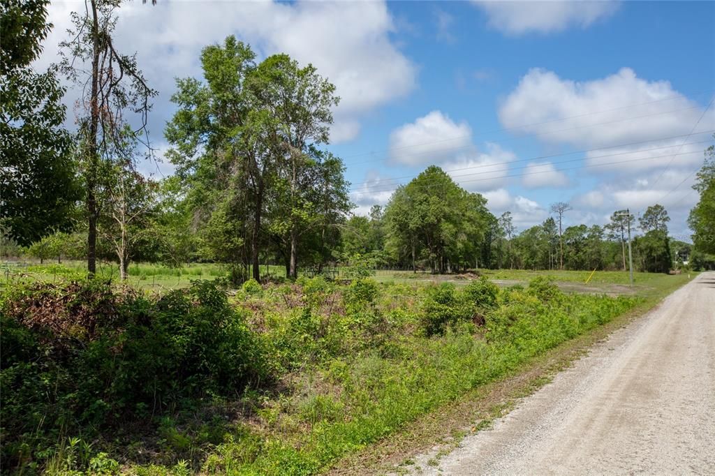 En Venta: $45,000 (3.18 acres)