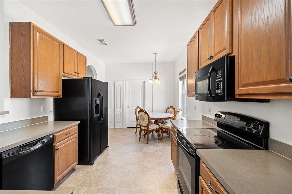 For Sale: $335,000 (4 beds, 2 baths, 1855 Square Feet)