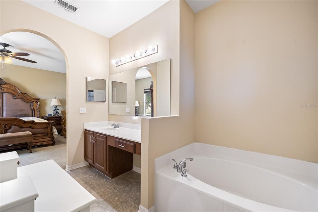 For Sale: $335,000 (4 beds, 2 baths, 1855 Square Feet)