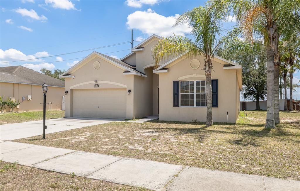 For Sale: $335,000 (4 beds, 2 baths, 1855 Square Feet)