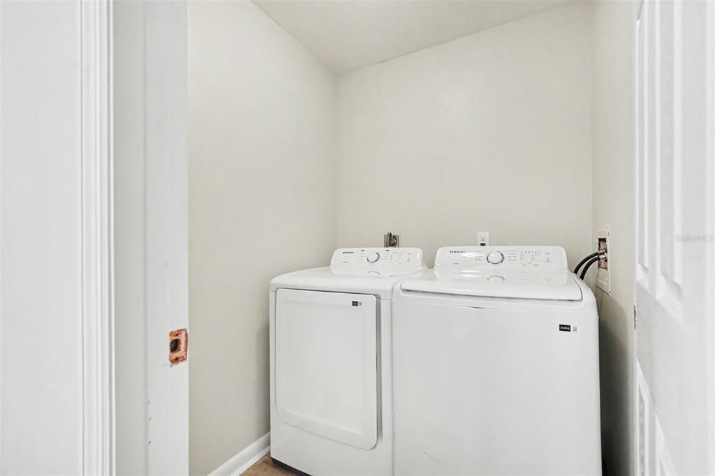 For Sale: $239,000 (2 beds, 2 baths, 1180 Square Feet)