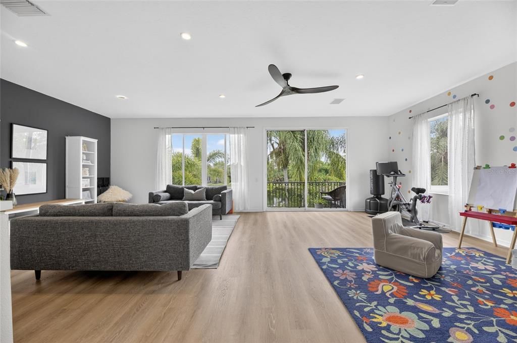 Activo con contrato: $1,350,000 (4 camas, 4 baños, 3738 Pies cuadrados)