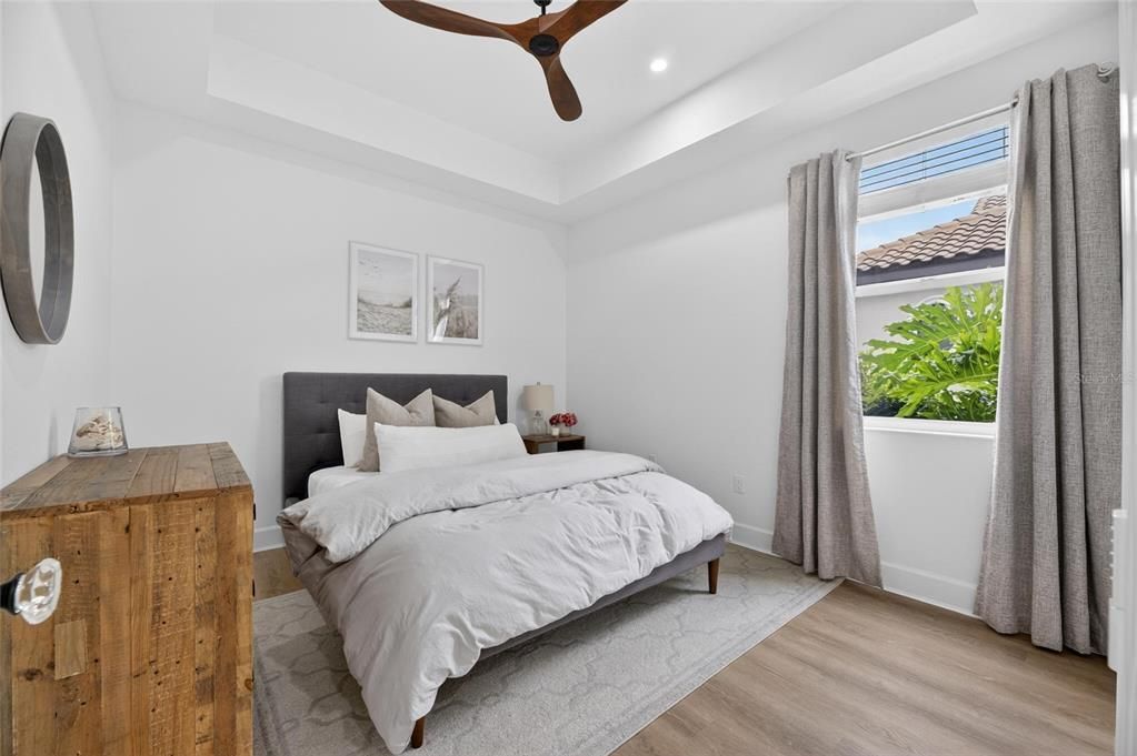 Activo con contrato: $1,350,000 (4 camas, 4 baños, 3738 Pies cuadrados)