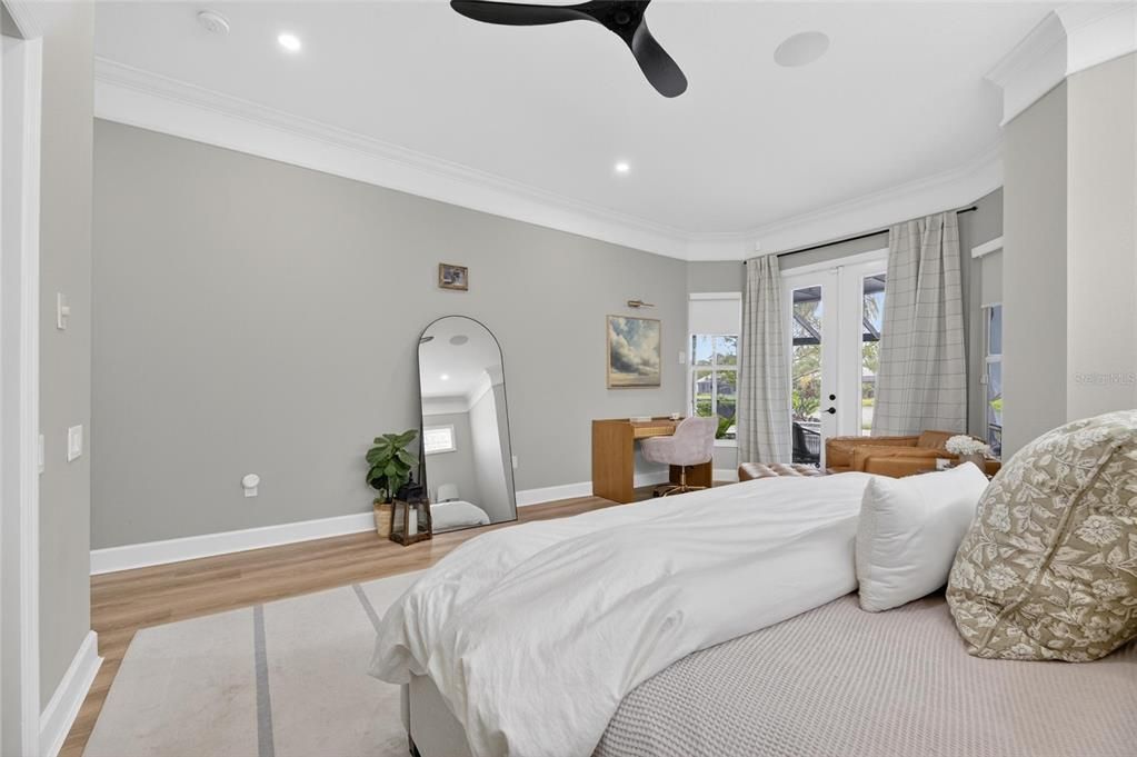 Activo con contrato: $1,350,000 (4 camas, 4 baños, 3738 Pies cuadrados)