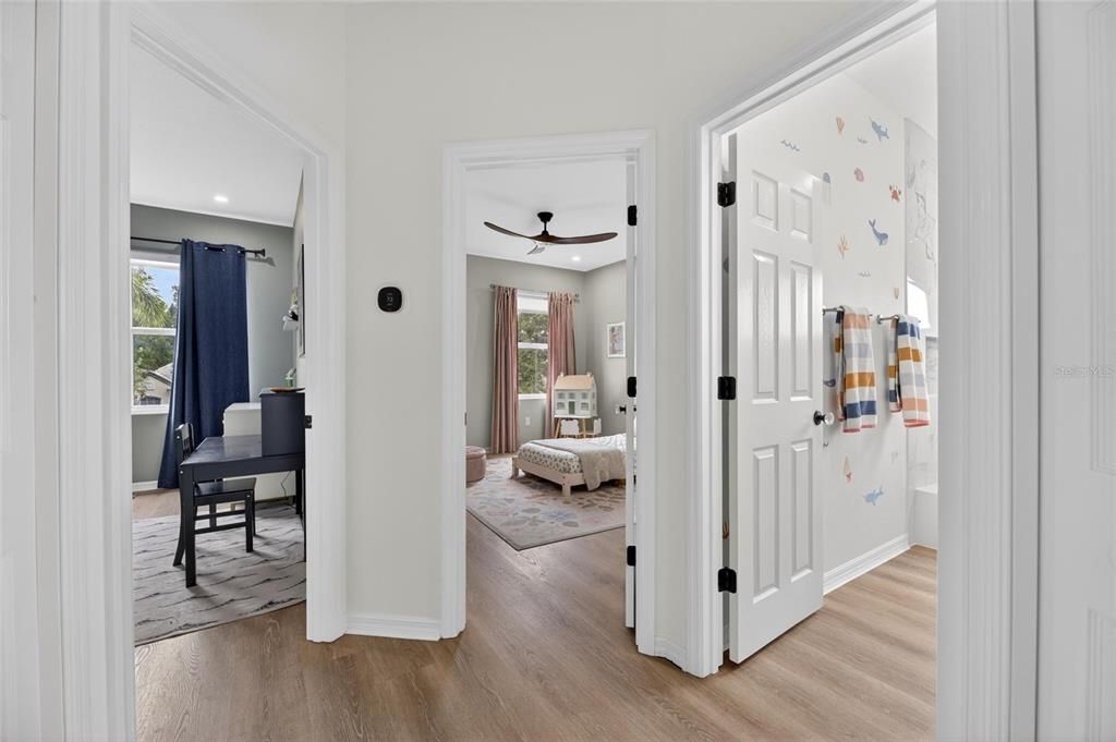 Activo con contrato: $1,350,000 (4 camas, 4 baños, 3738 Pies cuadrados)