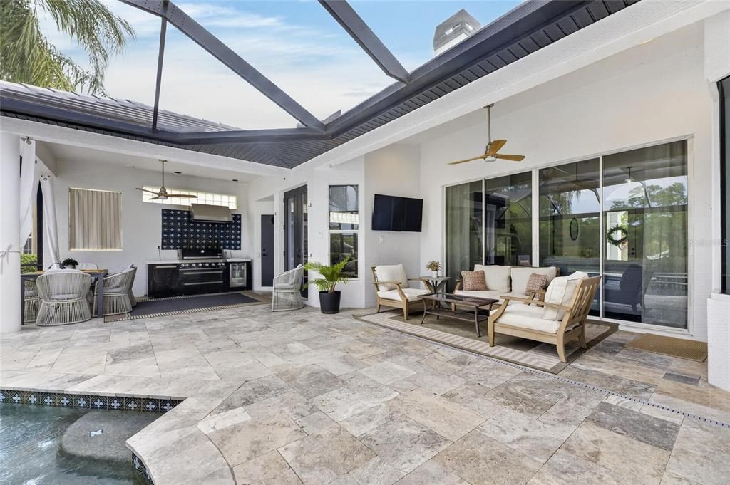 Activo con contrato: $1,350,000 (4 camas, 4 baños, 3738 Pies cuadrados)