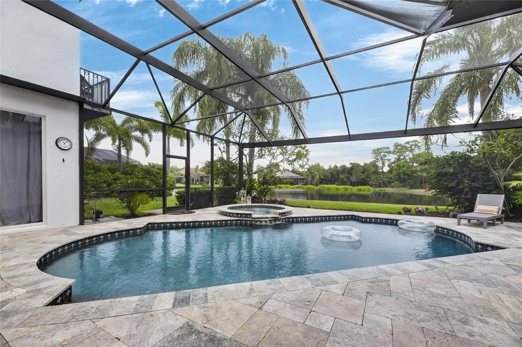 Activo con contrato: $1,350,000 (4 camas, 4 baños, 3738 Pies cuadrados)