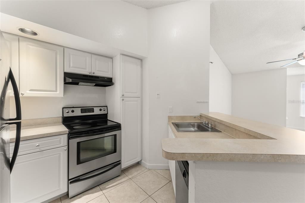 En Venta: $124,900 (1 camas, 1 baños, 735 Pies cuadrados)