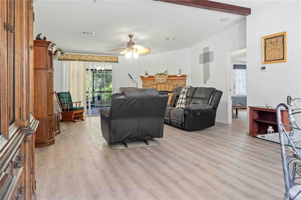 Active With Contract: $338,500 (3 beds, 2 baths, 1800 Square Feet)