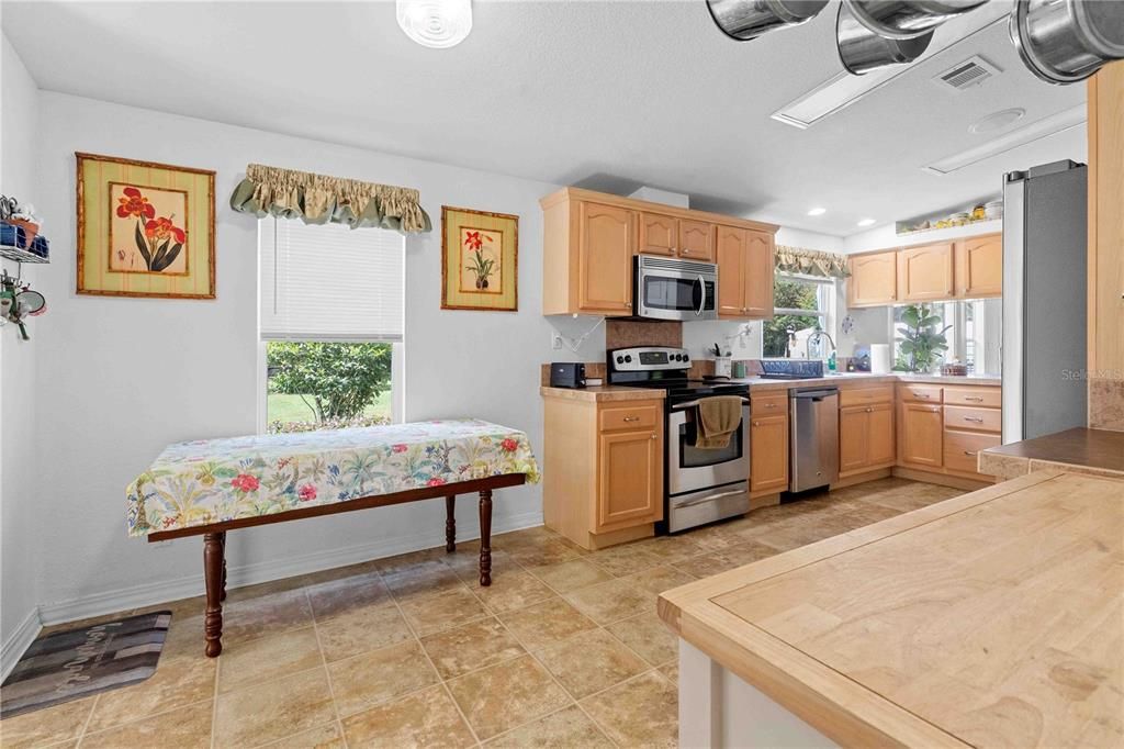 Active With Contract: $338,500 (3 beds, 2 baths, 1800 Square Feet)