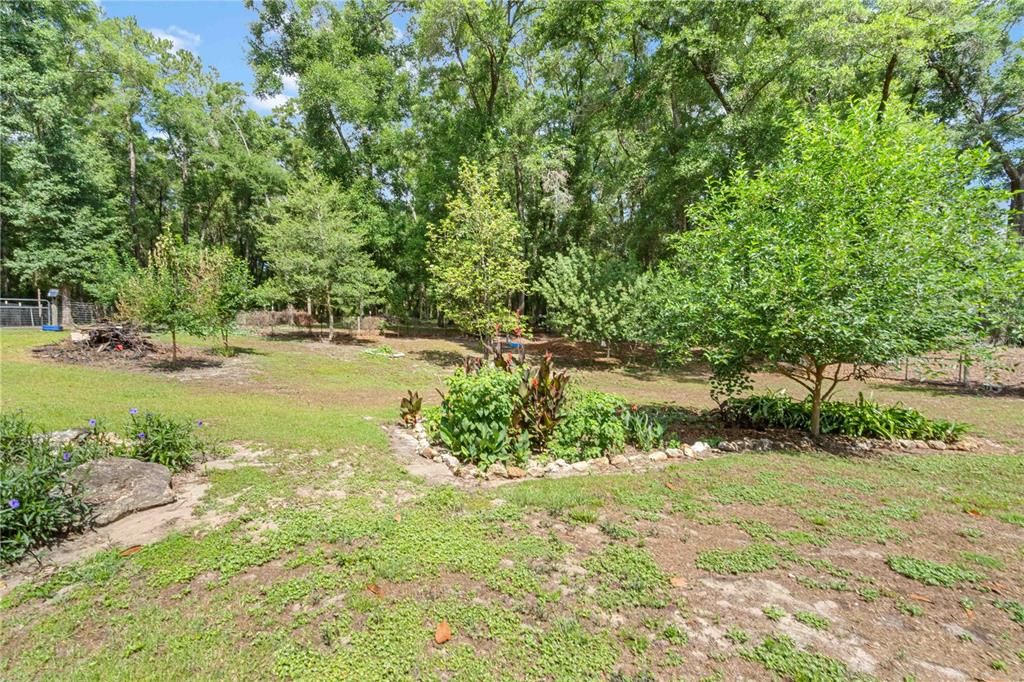Active With Contract: $338,500 (3 beds, 2 baths, 1800 Square Feet)