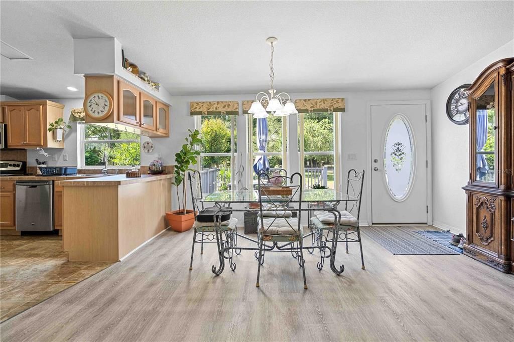 Active With Contract: $338,500 (3 beds, 2 baths, 1800 Square Feet)