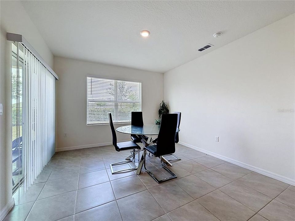 For Rent: $2,200 (3 beds, 2 baths, 1673 Square Feet)