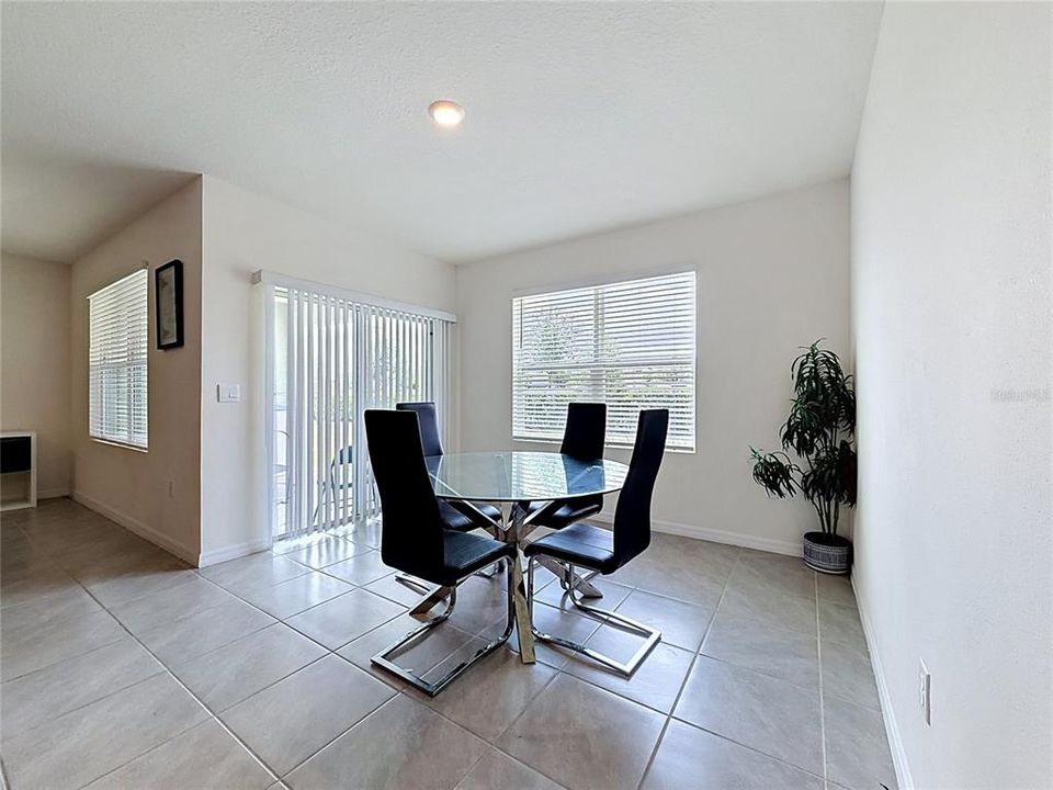 For Rent: $2,200 (3 beds, 2 baths, 1673 Square Feet)
