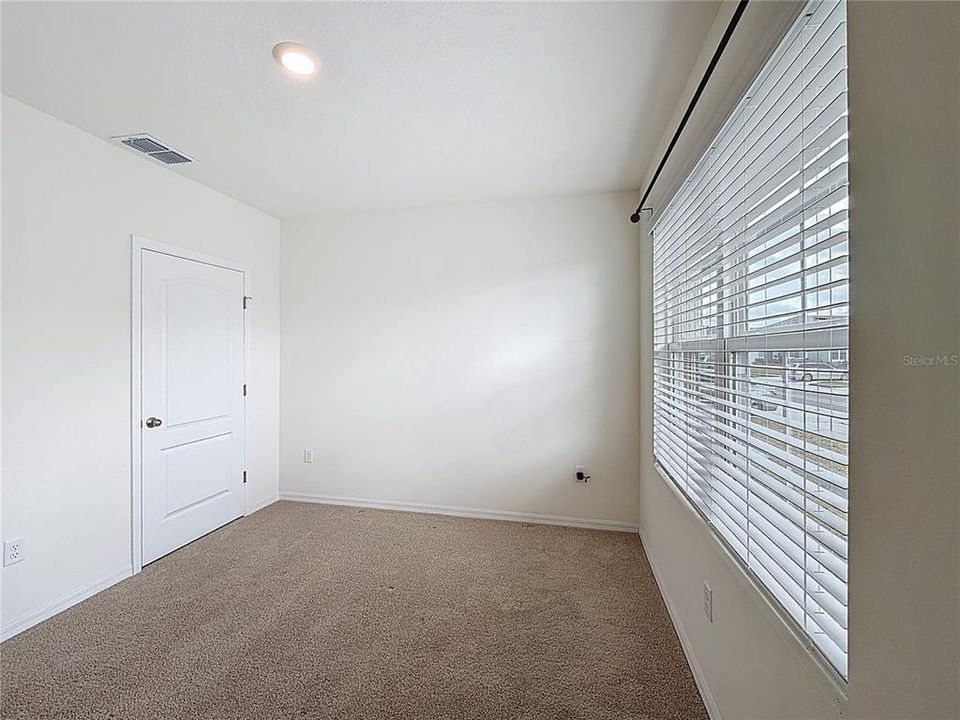 For Rent: $2,200 (3 beds, 2 baths, 1673 Square Feet)
