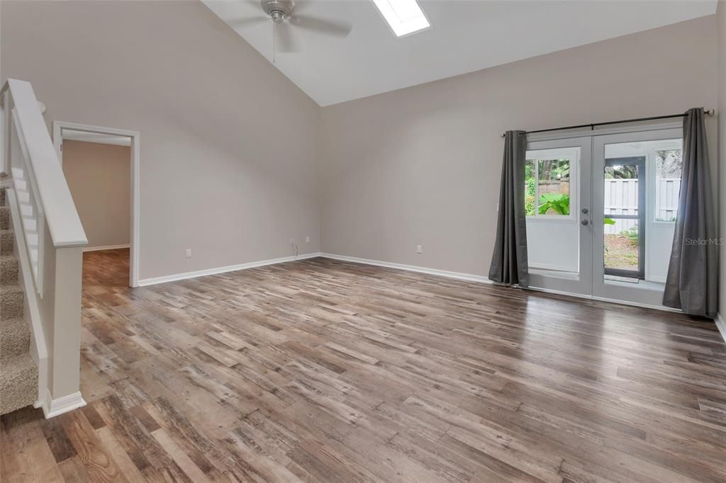 For Sale: $279,900 (3 beds, 2 baths, 1837 Square Feet)