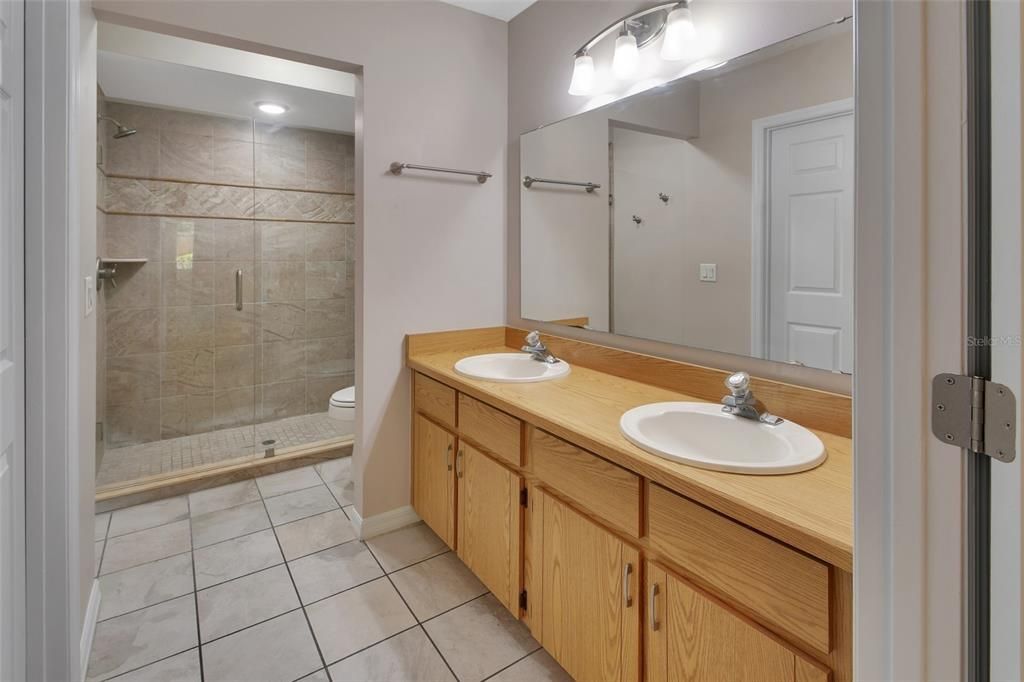 For Sale: $279,900 (3 beds, 2 baths, 1837 Square Feet)