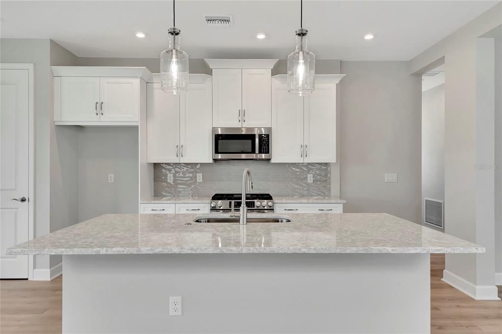 For Sale: $394,990 (2 beds, 2 baths, 1434 Square Feet)