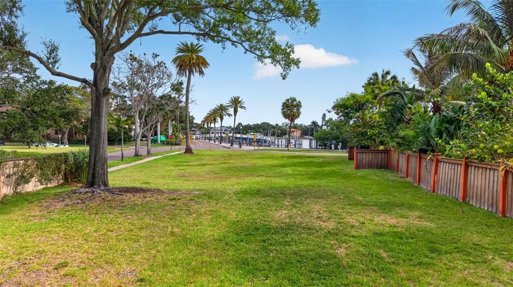 For Sale: $2,500,000 (0.33 acres)