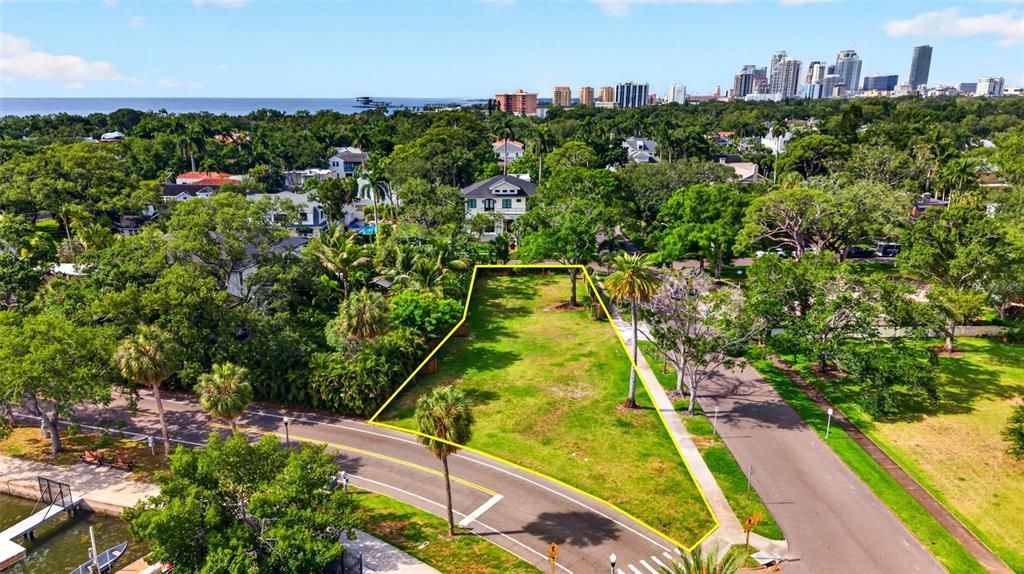 For Sale: $2,500,000 (0.33 acres)