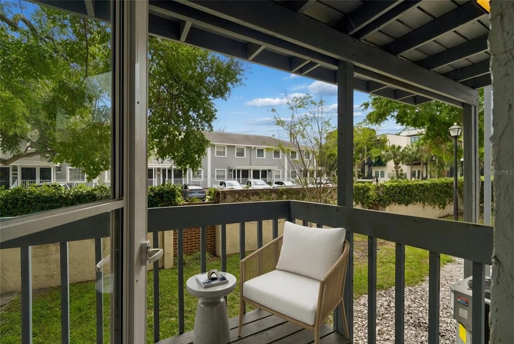 For Sale: $240,000 (2 beds, 1 baths, 1020 Square Feet)