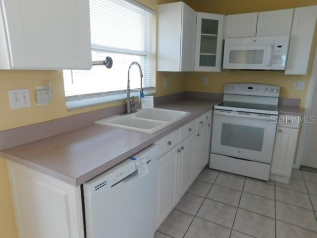Active With Contract: $175,000 (3 beds, 2 baths, 1429 Square Feet)