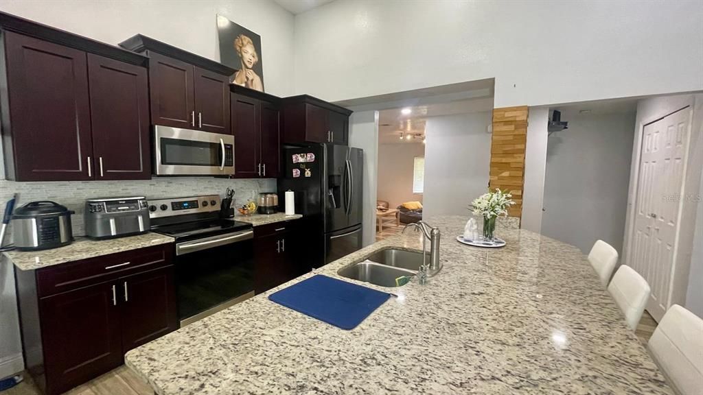 На продажу: $445,000 (3 спален, 2 ванн, 2074 Квадратных фут)